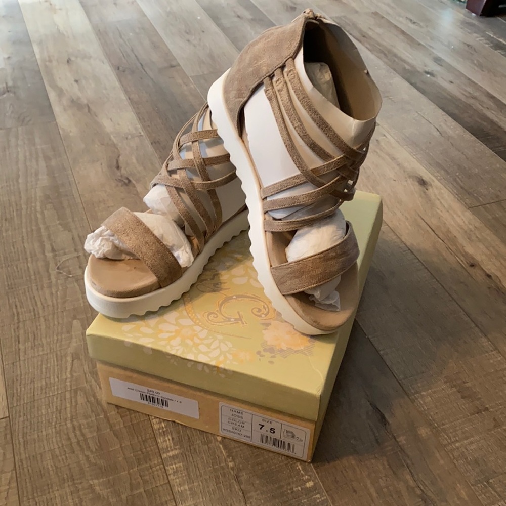 VeryG cream platform sandals.